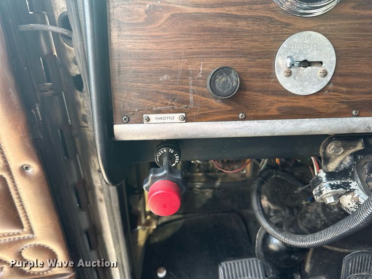 image for item LR9472 1979 Peterbilt 359 semi truck