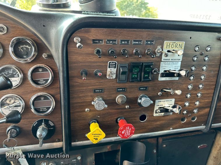 image for item LR9472 1979 Peterbilt 359 semi truck