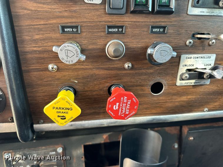 image for item LR9472 1979 Peterbilt 359 semi truck