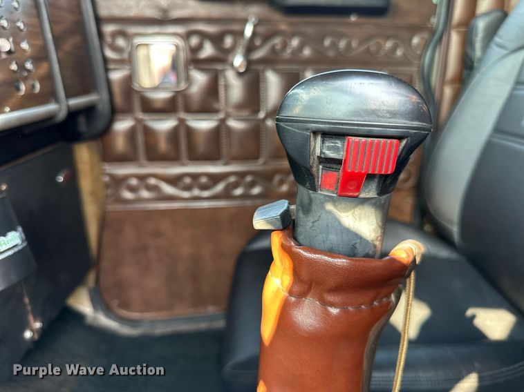 image for item LR9472 1979 Peterbilt 359 semi truck