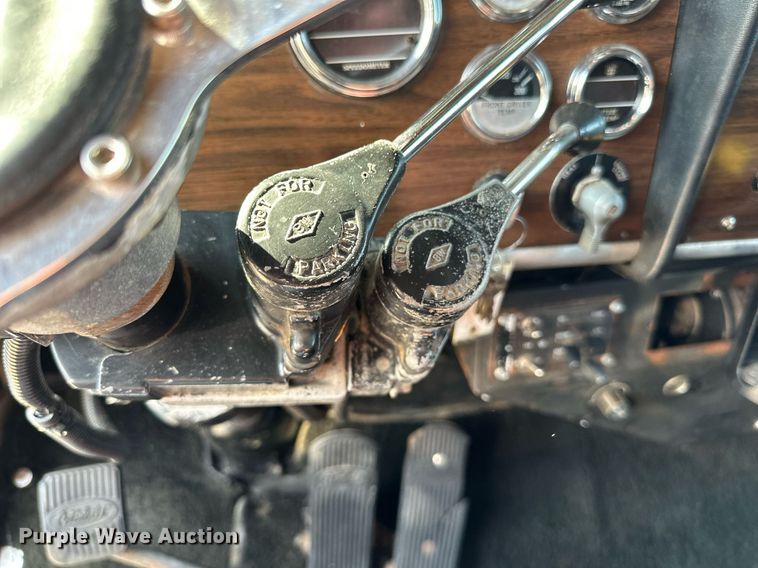 image for item LR9472 1979 Peterbilt 359 semi truck