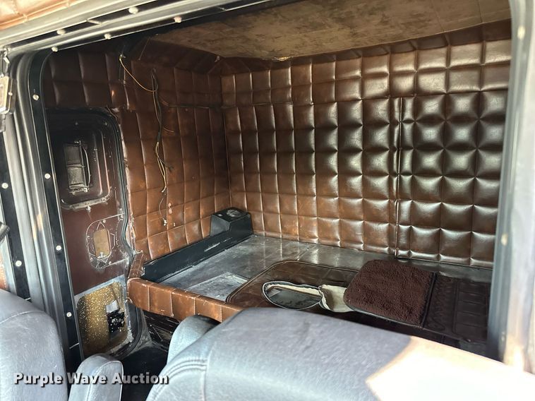 image for item LR9472 1979 Peterbilt 359 semi truck