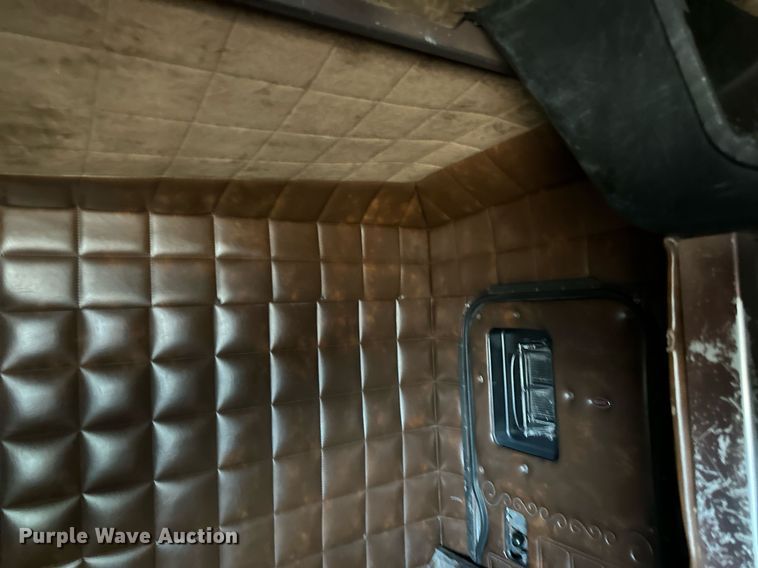 image for item LR9472 1979 Peterbilt 359 semi truck