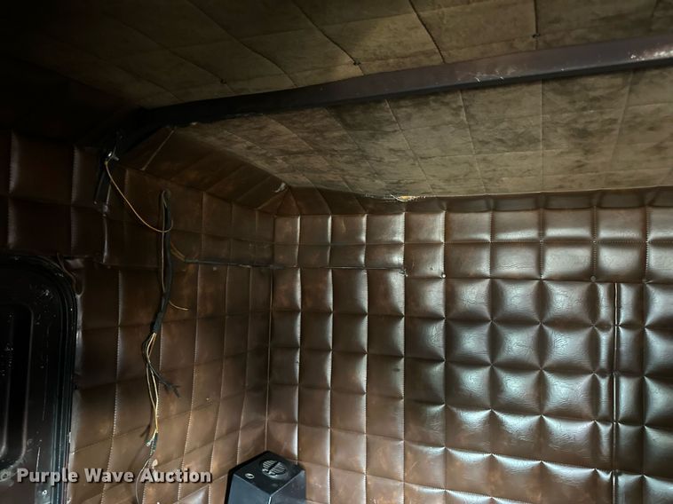 image for item LR9472 1979 Peterbilt 359 semi truck