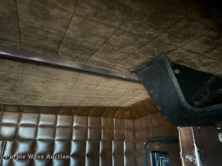 image for item LR9472 1979 Peterbilt 359 semi truck