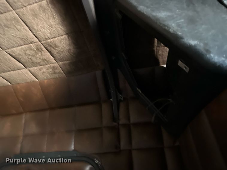 image for item LR9472 1979 Peterbilt 359 semi truck