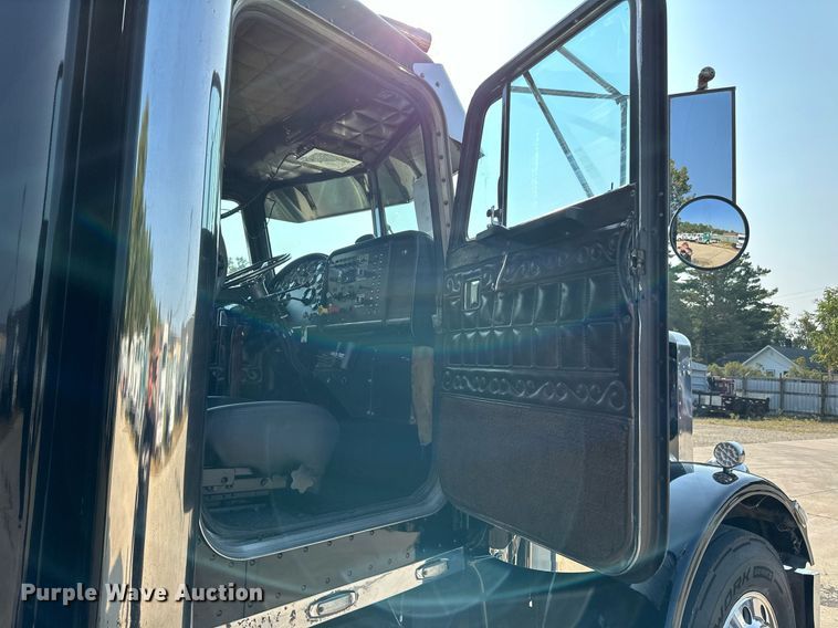 image for item LR9472 1979 Peterbilt 359 semi truck