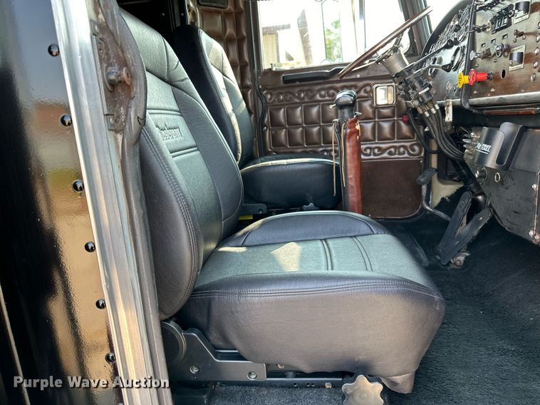 image for item LR9472 1979 Peterbilt 359 semi truck