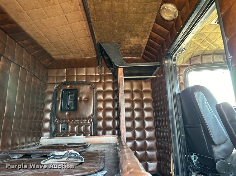 image for item LR9472 1979 Peterbilt 359 semi truck