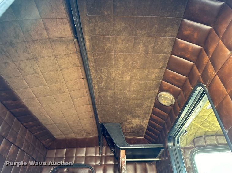 image for item LR9472 1979 Peterbilt 359 semi truck