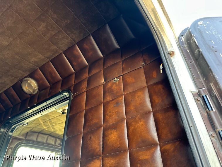 image for item LR9472 1979 Peterbilt 359 semi truck