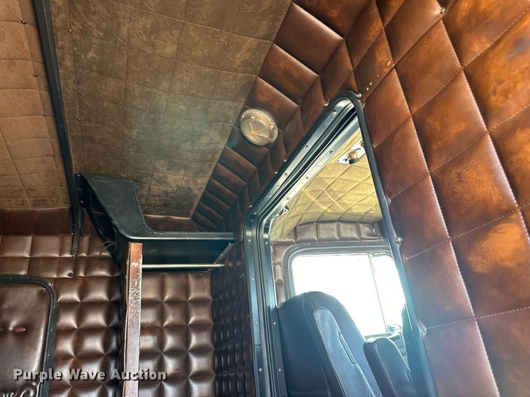 image for item LR9472 1979 Peterbilt 359 semi truck