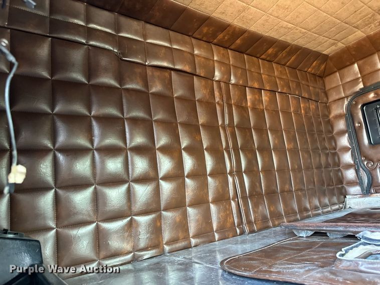 image for item LR9472 1979 Peterbilt 359 semi truck