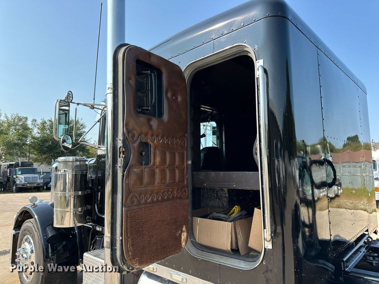 image for item LR9472 1979 Peterbilt 359 semi truck