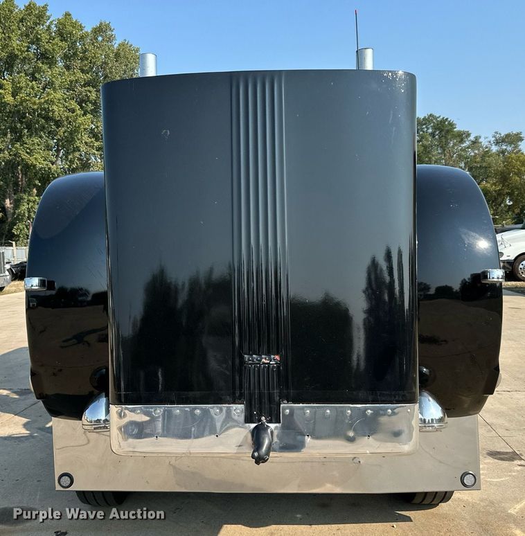 image for item LR9472 1979 Peterbilt 359 semi truck