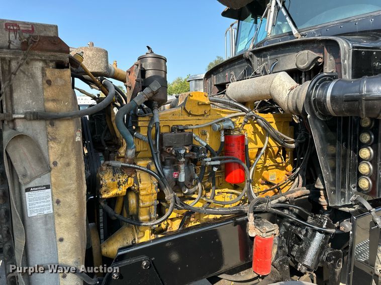 image for item LR9472 1979 Peterbilt 359 semi truck