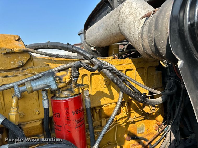 image for item LR9472 1979 Peterbilt 359 semi truck