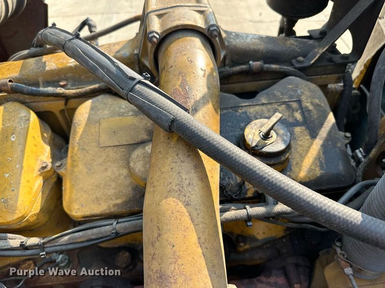 image for item LR9472 1979 Peterbilt 359 semi truck