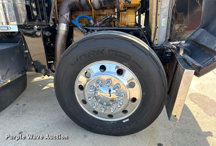 image for item LR9472 1979 Peterbilt 359 semi truck