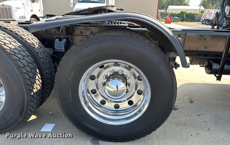 image for item LR9472 1979 Peterbilt 359 semi truck