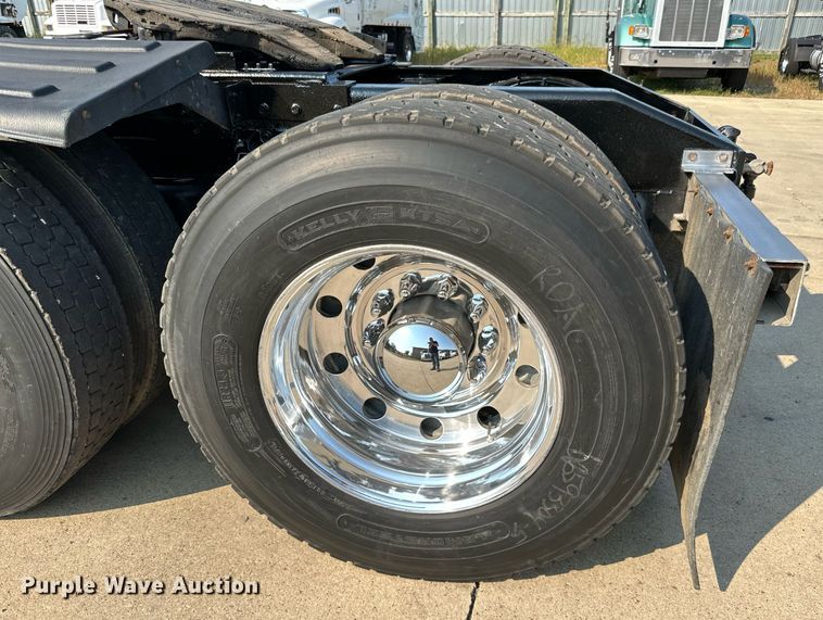 image for item LR9472 1979 Peterbilt 359 semi truck