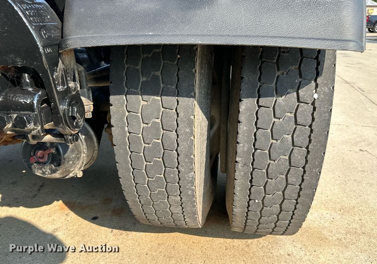 image for item LR9472 1979 Peterbilt 359 semi truck