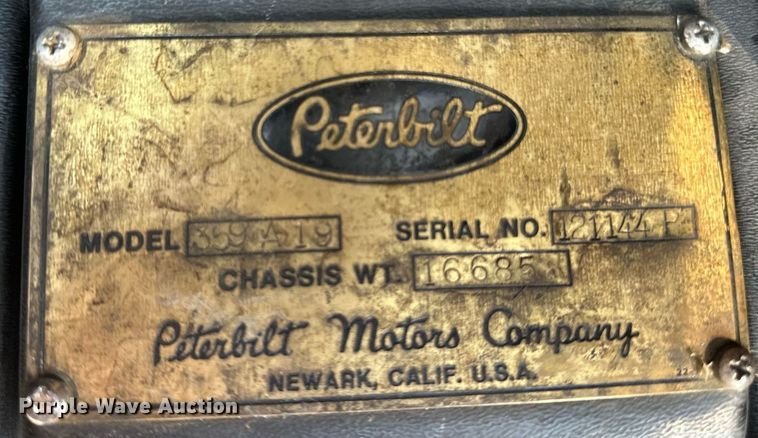 image for item LR9472 1979 Peterbilt 359 semi truck