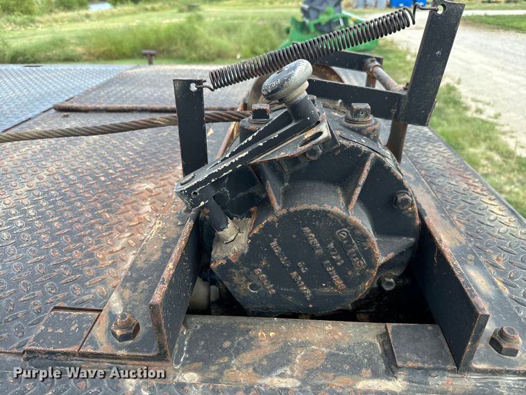 image for item MV9064 1998 Wilson 4860FT Muvall drop deck hydraulic tail equipment trailer