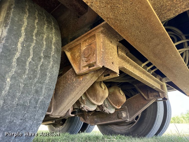 image for item MV9064 1998 Wilson 4860FT Muvall drop deck hydraulic tail equipment trailer