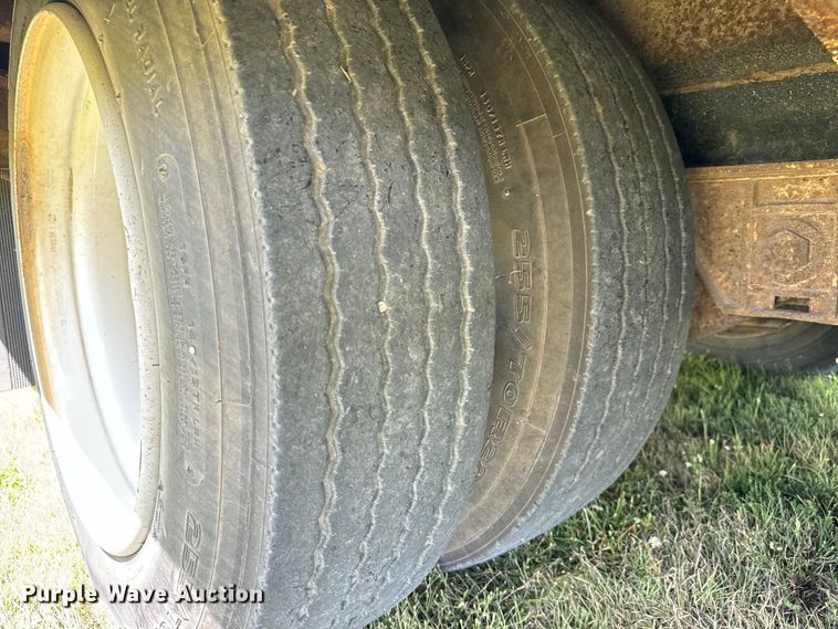 image for item MV9064 1998 Wilson 4860FT Muvall drop deck hydraulic tail equipment trailer