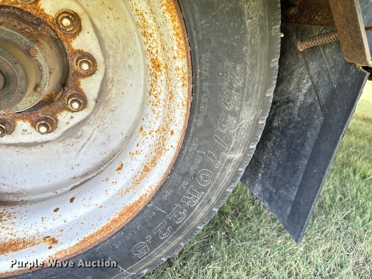 image for item MV9064 1998 Wilson 4860FT Muvall drop deck hydraulic tail equipment trailer