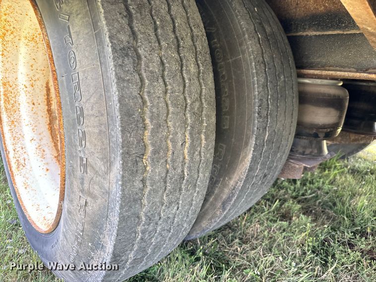 image for item MV9064 1998 Wilson 4860FT Muvall drop deck hydraulic tail equipment trailer