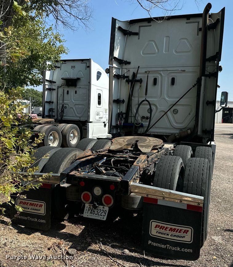 image for item MV9120 2018 Freightliner  Cascadia Evolution  semi truck