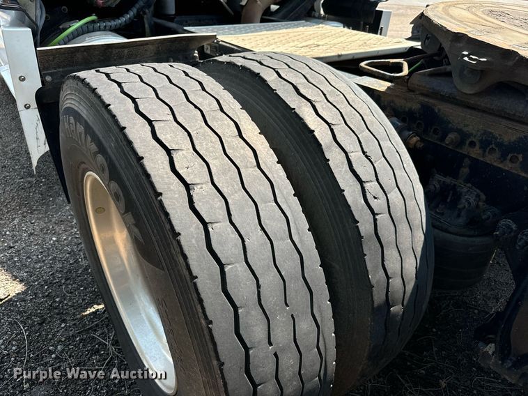 image for item MV9120 2018 Freightliner  Cascadia Evolution  semi truck