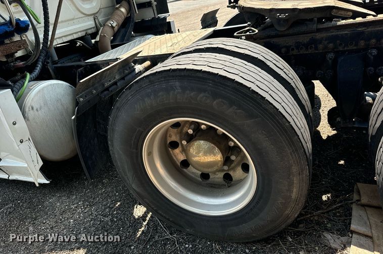 image for item MV9120 2018 Freightliner  Cascadia Evolution  semi truck