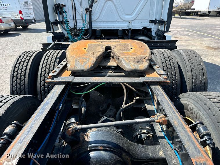 image for item MV9121 2017 Freightliner Cascadia Evolution  semi truck