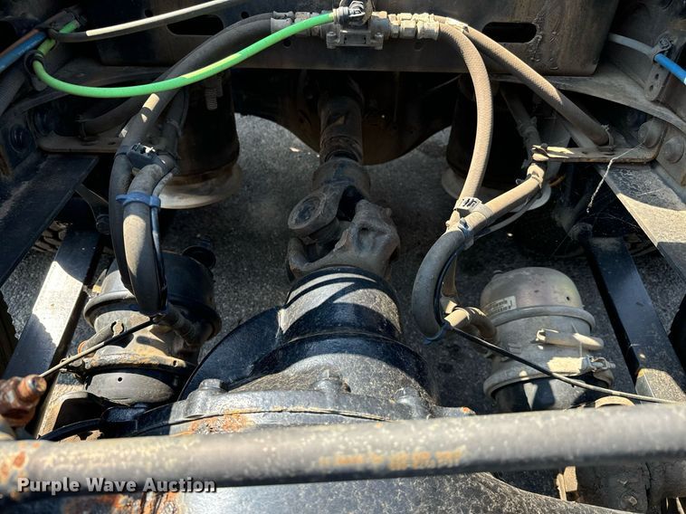 image for item MV9121 2017 Freightliner Cascadia Evolution  semi truck