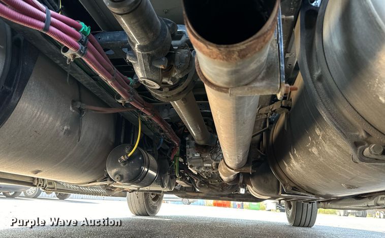 image for item MV9121 2017 Freightliner Cascadia Evolution  semi truck