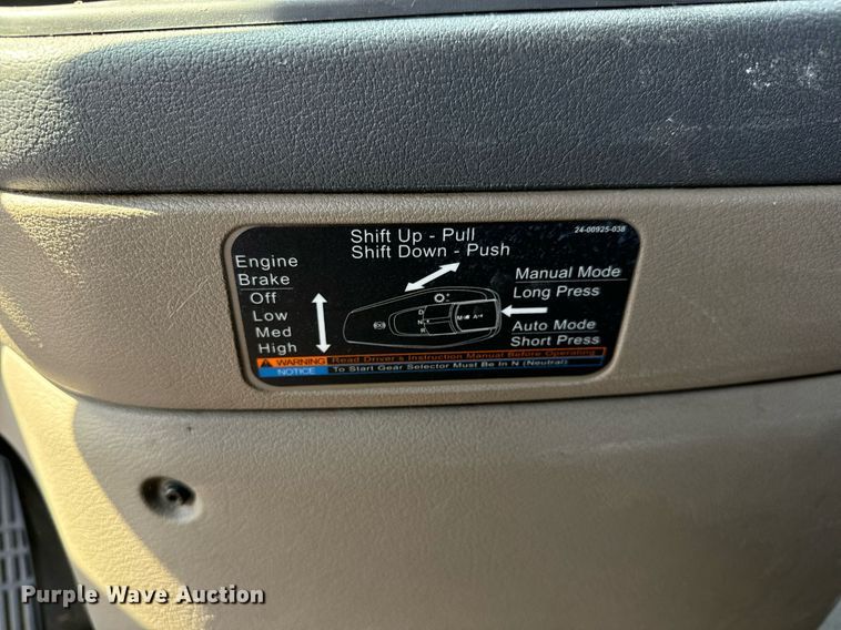 image for item MV9121 2017 Freightliner Cascadia Evolution  semi truck