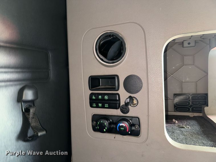 image for item MV9121 2017 Freightliner Cascadia Evolution  semi truck