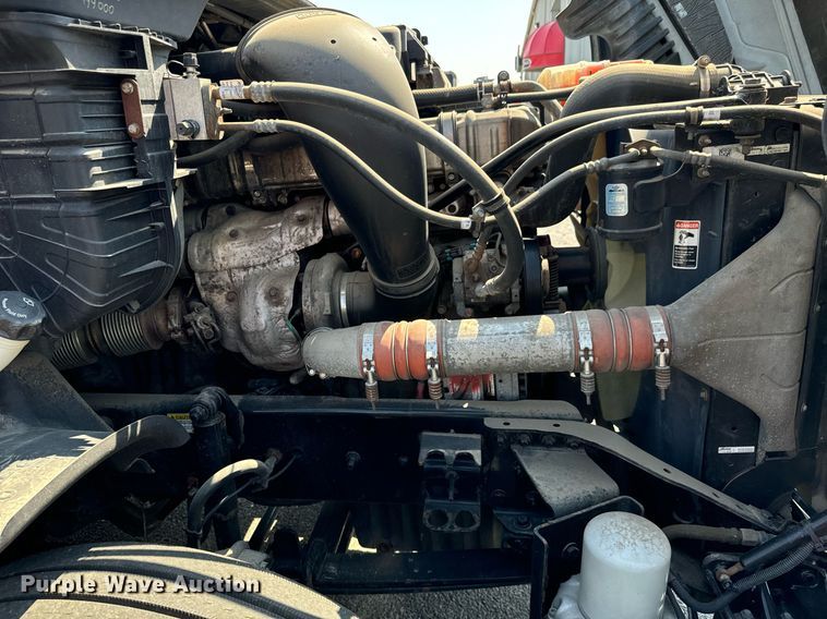 image for item MV9121 2017 Freightliner Cascadia Evolution  semi truck