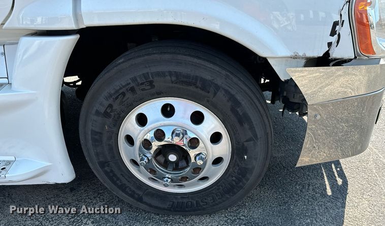 image for item MV9121 2017 Freightliner Cascadia Evolution  semi truck