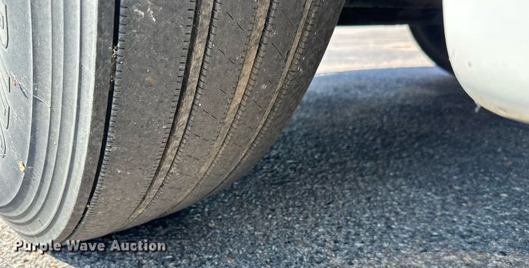 image for item MV9121 2017 Freightliner Cascadia Evolution  semi truck