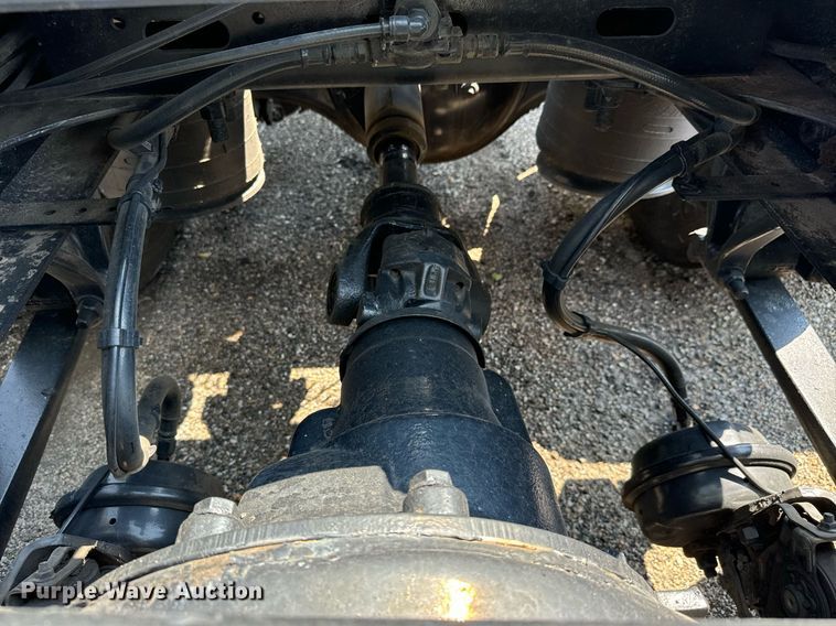 image for item MV9123 2013 Freightliner Cascadia semi truck