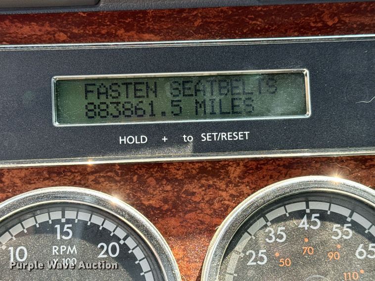 image for item MV9123 2013 Freightliner Cascadia semi truck