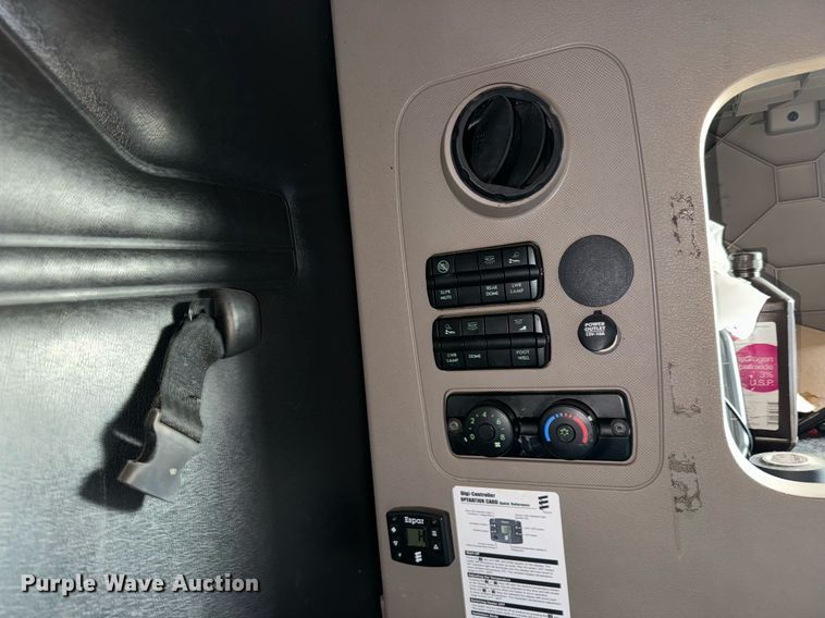 image for item MV9123 2013 Freightliner Cascadia semi truck