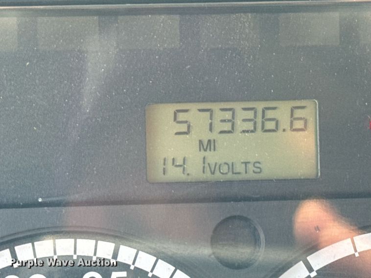 image for item MV9137 2007 Freightliner Business Class M2 semi truck