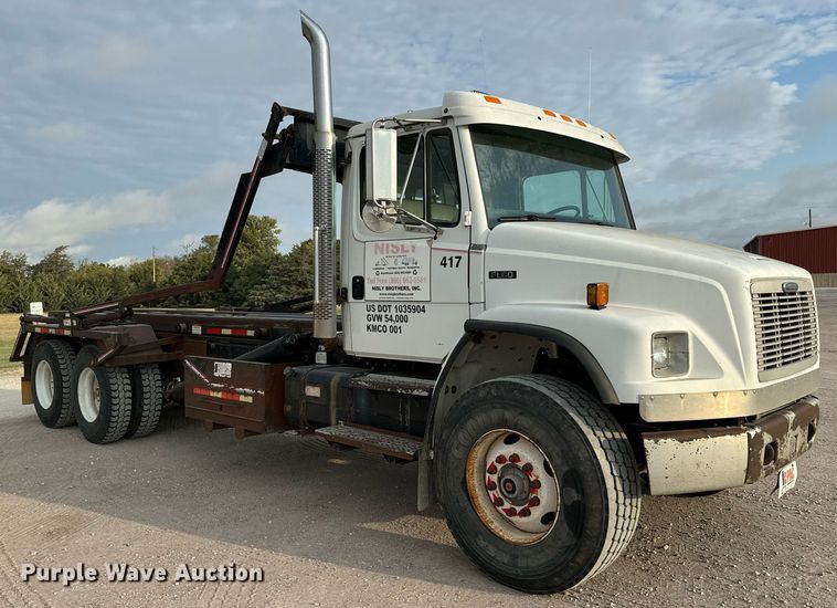 image for item MV9169 2000 Freightliner FL80 roll-off container truck