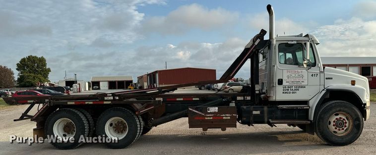 image for item MV9169 2000 Freightliner FL80 roll-off container truck