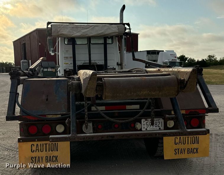 image for item MV9169 2000 Freightliner FL80 roll-off container truck